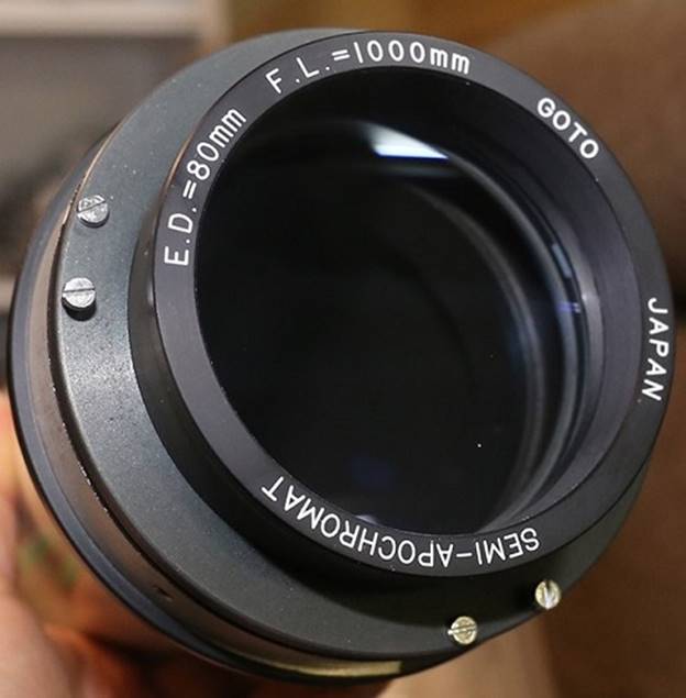 A close up of a camera lens

Description automatically generated with medium confidence