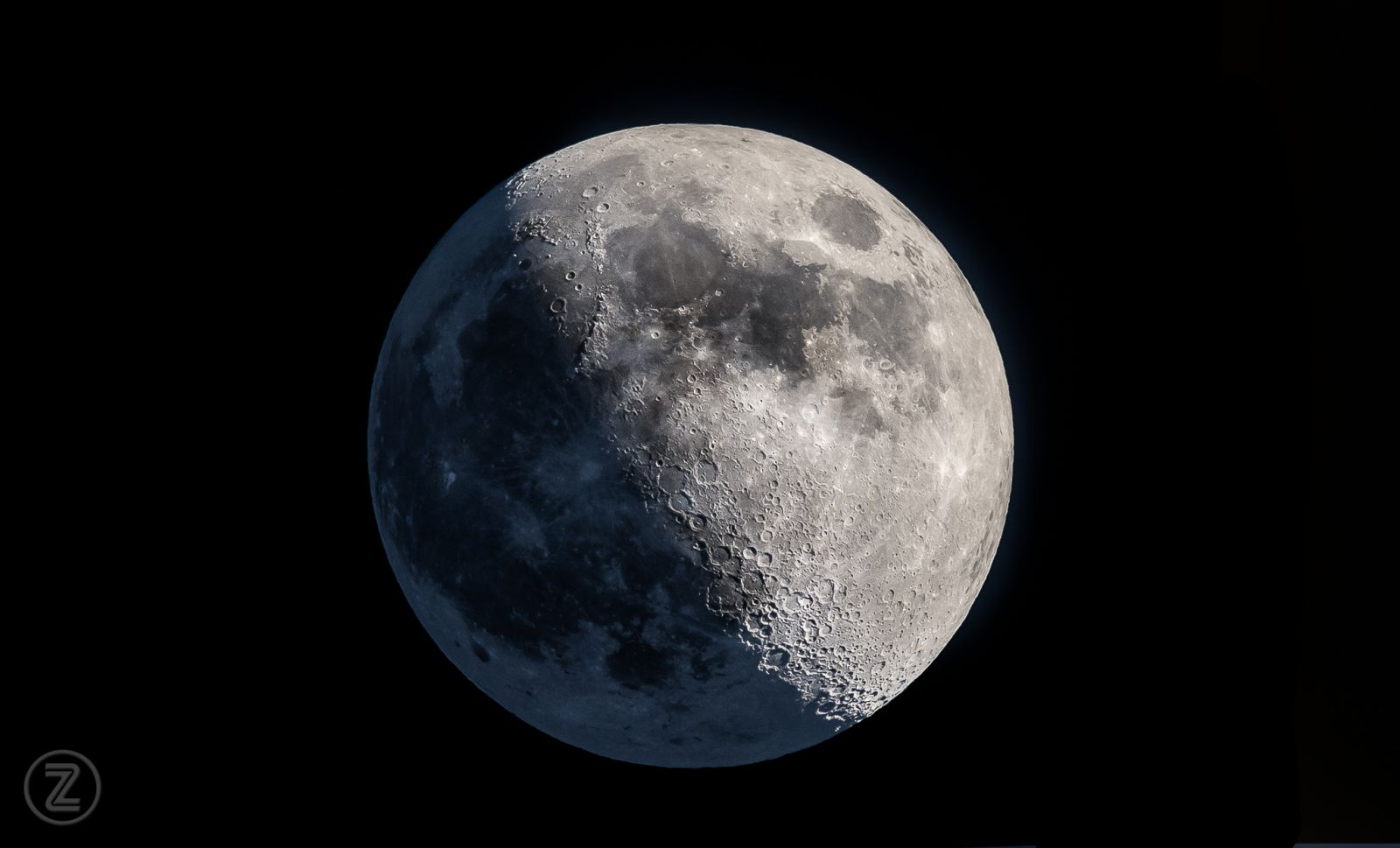 Четкий снимок Луны