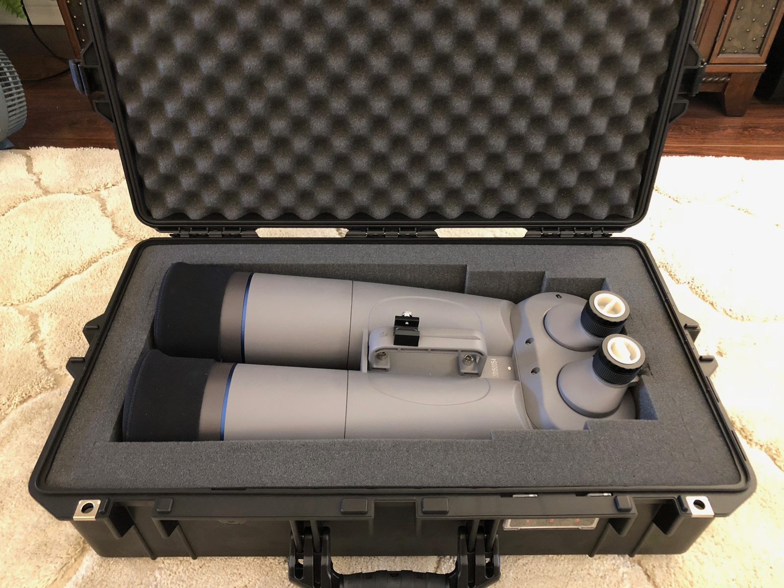 APM 90 APO 100mm binoculars and Pelican Air 1605 case