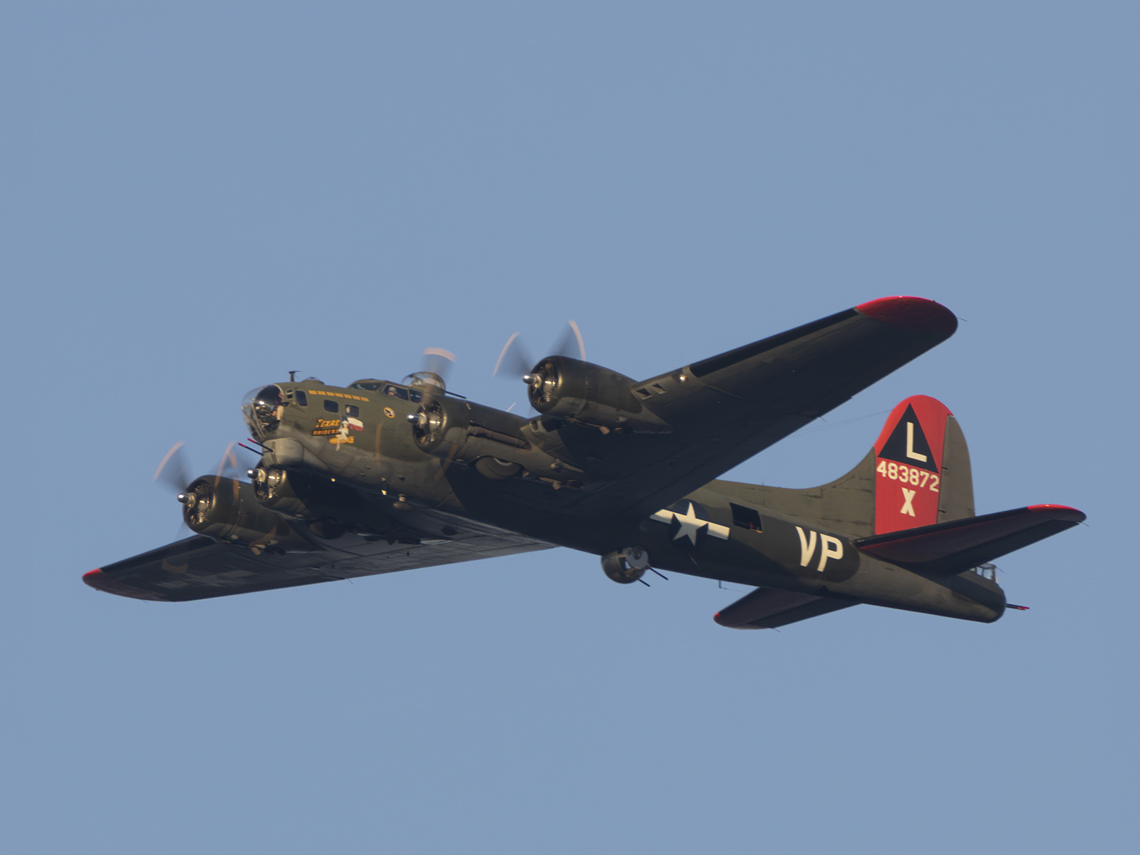 B17 - Texas Raider - Misc - Photo Gallery - Cloudy Nights