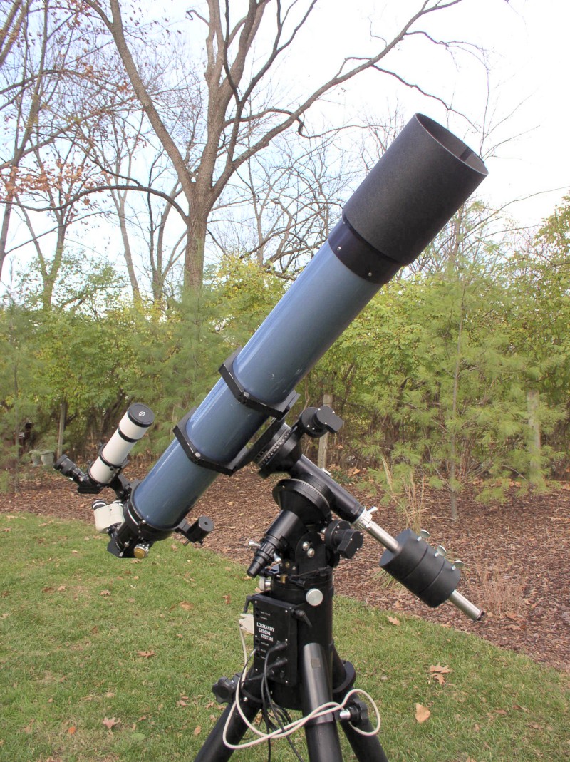 Big APOs CFF and APM LZOS at 165mm and 152mm Refractors