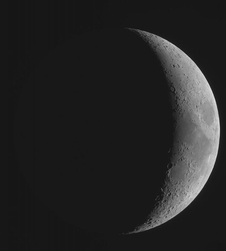 Pulling Earthshine details from a 