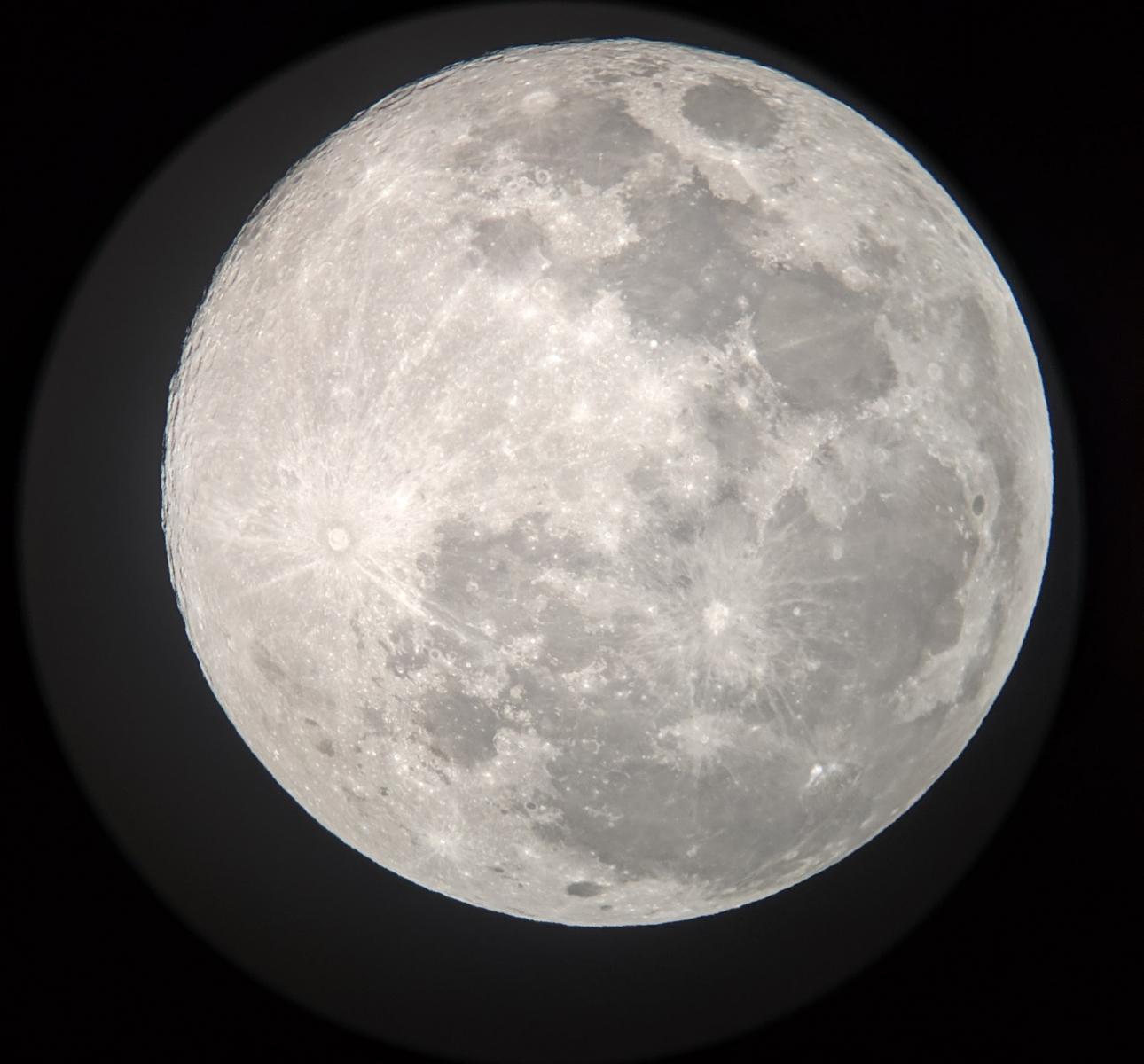 Pre and Post Images of the Largest Full Moon of the Year Lunar