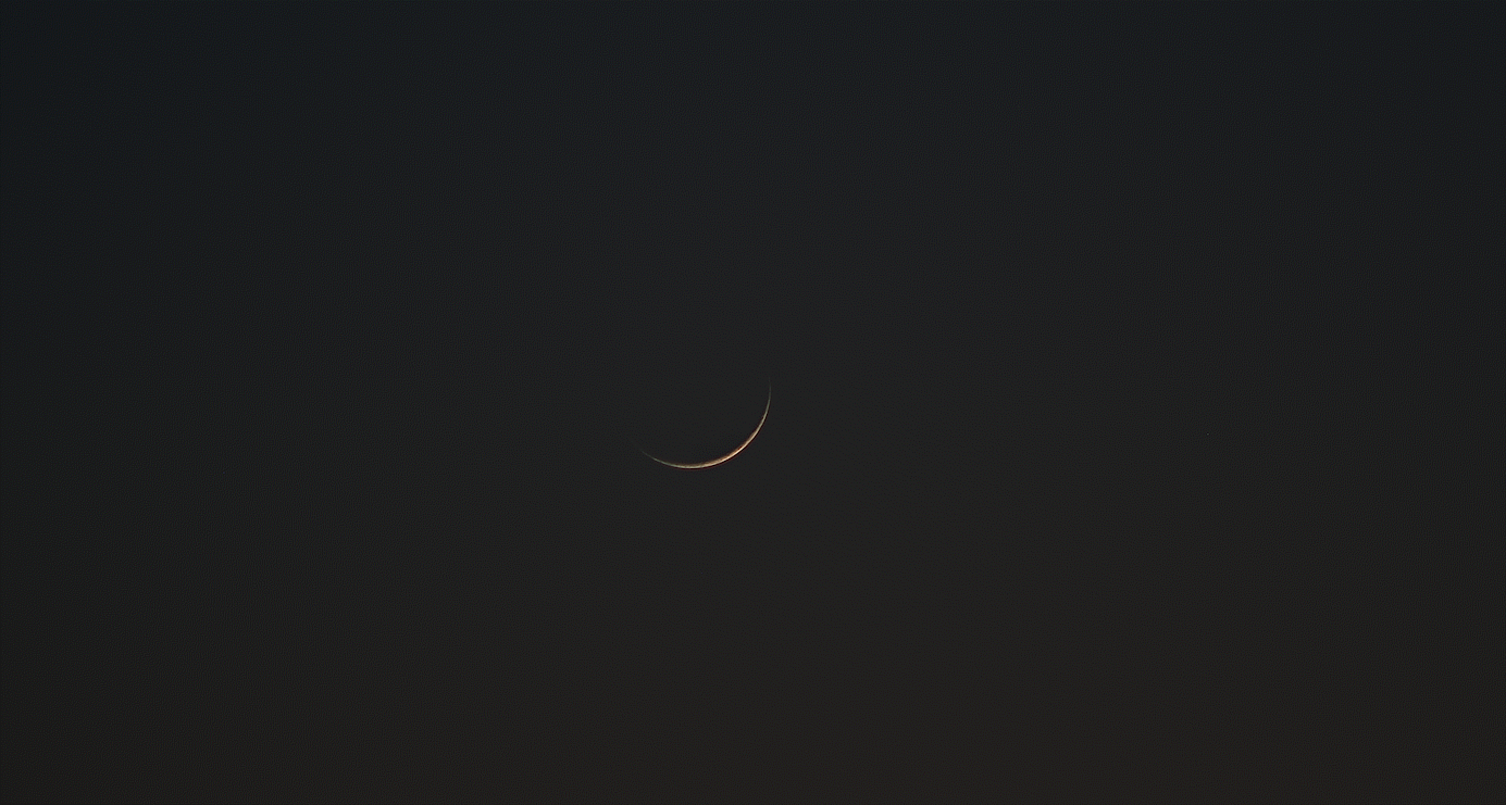 1.9d Moon through my 135mm SLR lens with ASI485MC - Lunar 