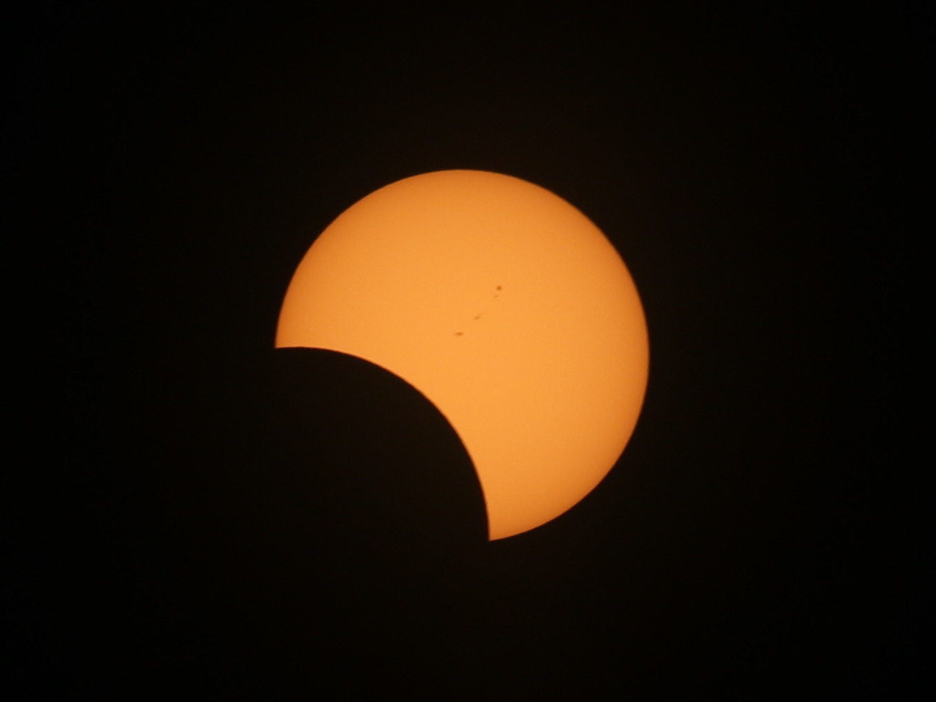 Eclipse from Oregon along the totality path Major & Minor