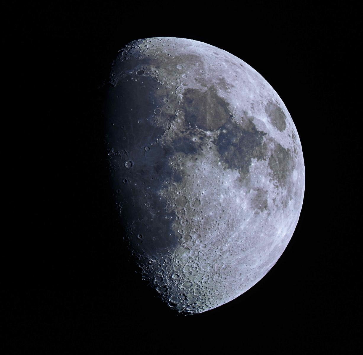 Nikon P900 Waxing Gibbous Lunar Observing And Imaging Cloudy Nights