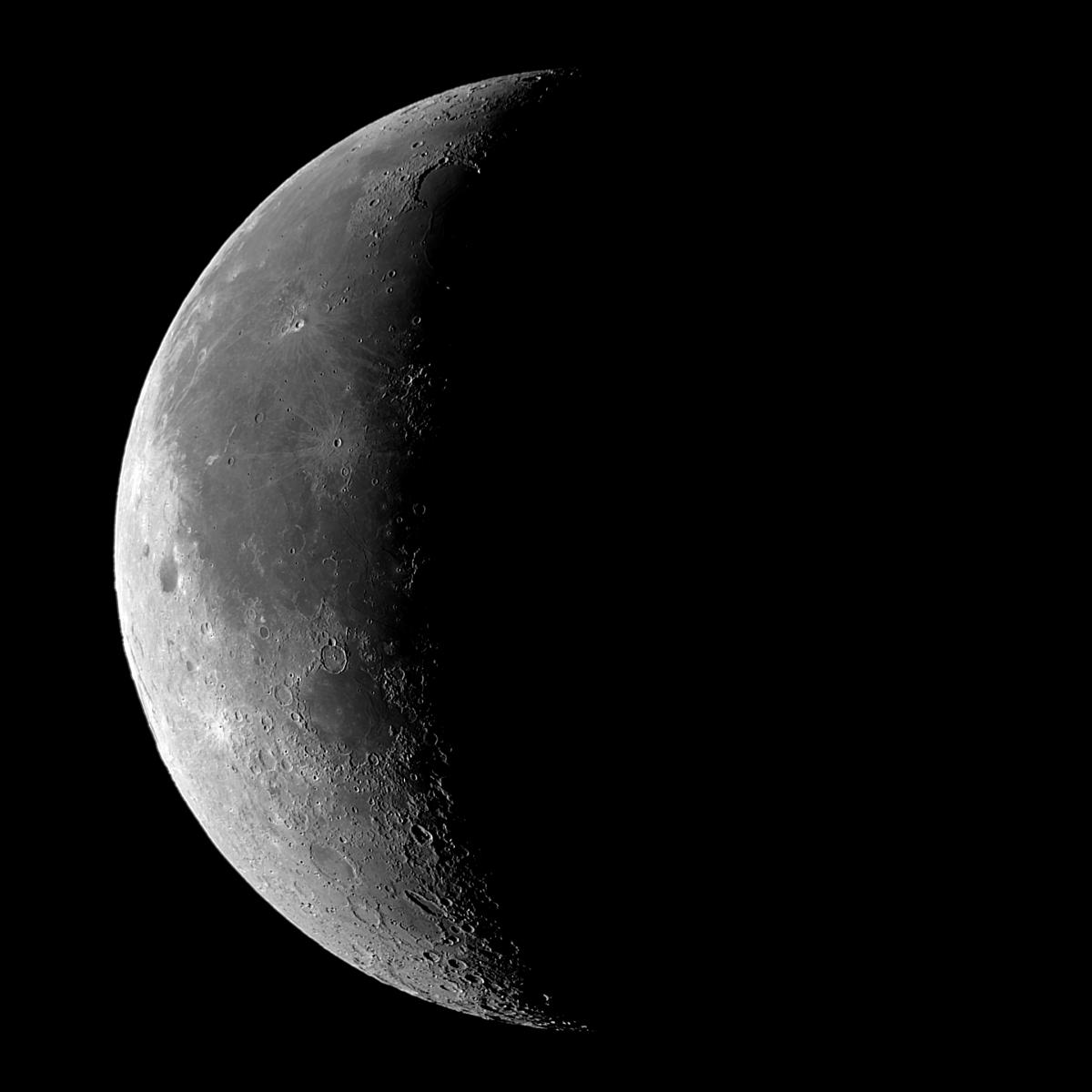 32-waning-moon-full-disk-closeups-of-sinus-iridum-lunar