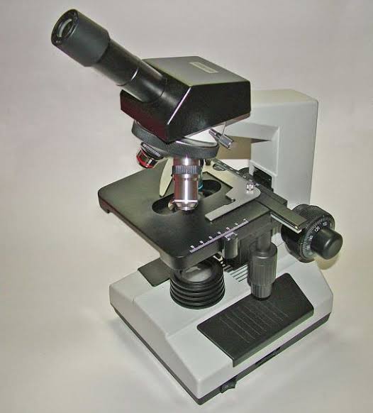 Can anyone identify this microscope? - Cloudy Days & Microscopes ...